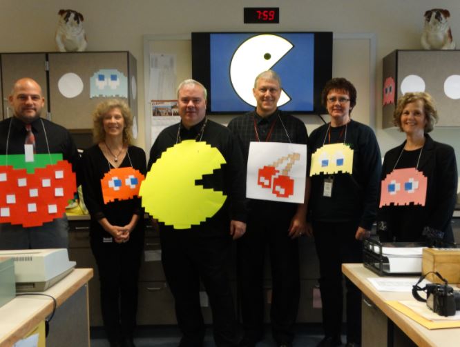 Teachers+participate+in+first+ever+Halloween+costume+contest+at+BSHS