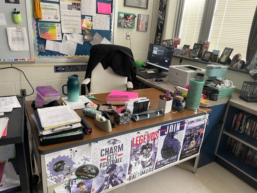 The+Teachers+desk+sits+empty+during+the+school+day++due+to+lack+of+teachers.