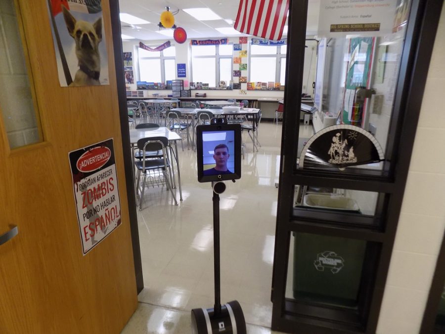 Robot helps students learn from home