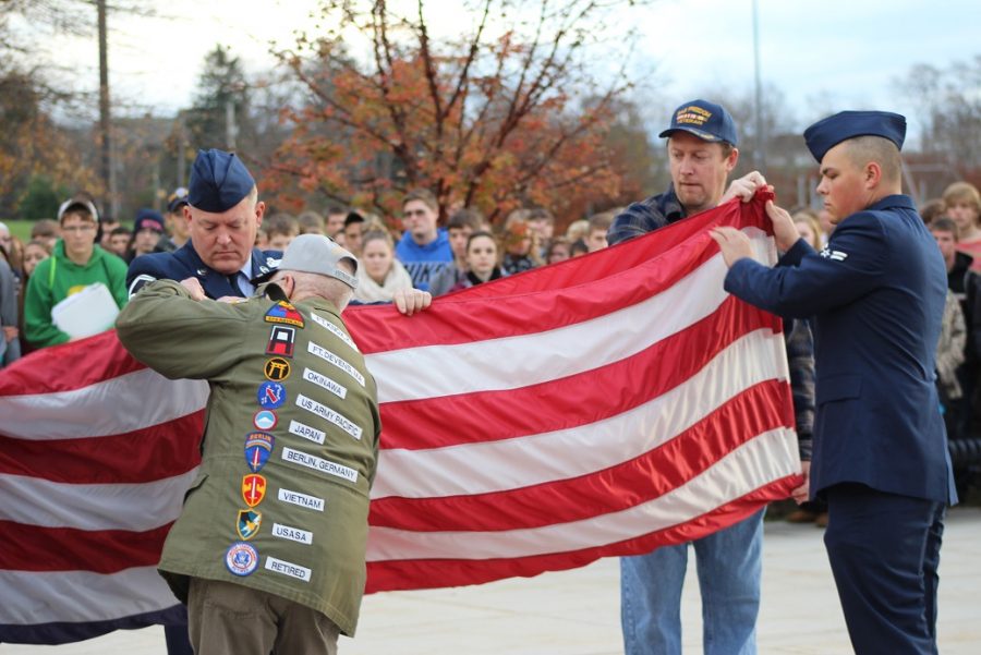 Student show thanks to veterans