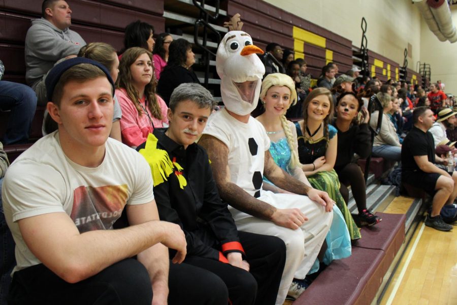 2016 dodgeball participants dress up like the characters from Frozen.