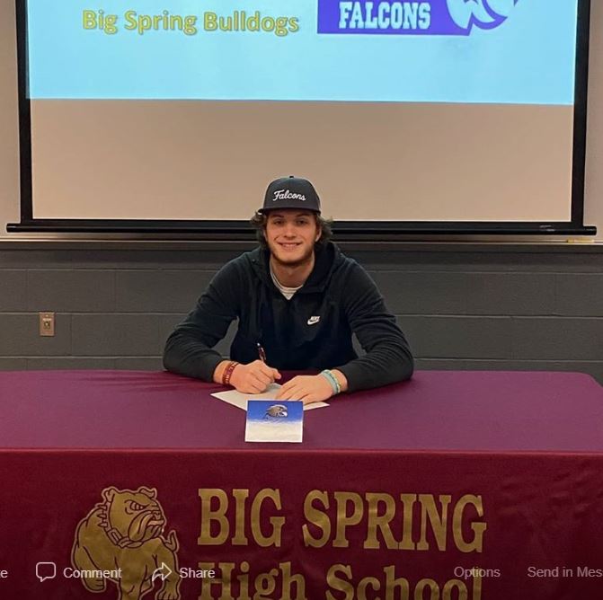 Big Spring Student signs with Notre Dame