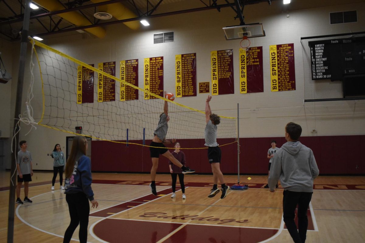 Students play volleyball during volleyball club at school. Many participants in the tournament came from volleyball club.